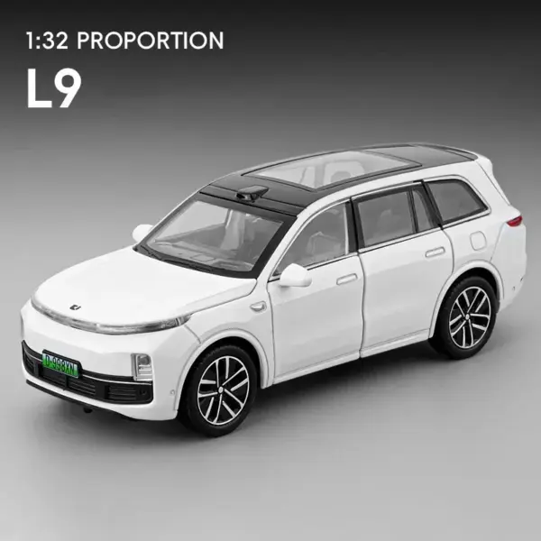 1:32 Alloy SUV Model Car with Sound and Light - Image 8