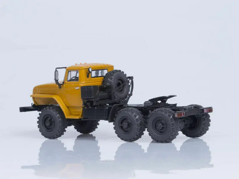 1:43 Scale Ural 44202-0311-31 Diecast Truck 3 1:43 Scale Ural 44202-0311-31 Diecast Truck - Image 3