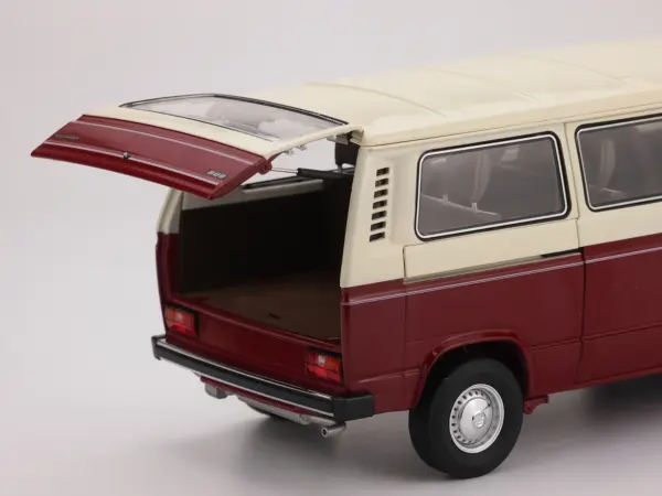 1:18 Scale Diecast T3a Volkswagen Van Model - Image 3