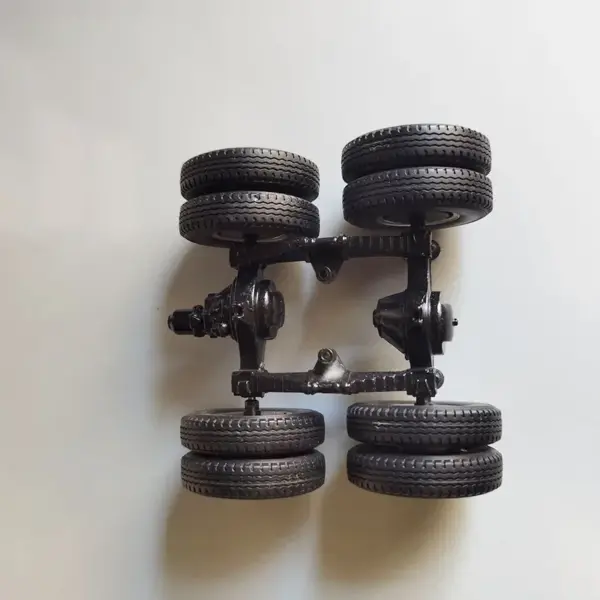 1:24 Scale Truck Rear Wheel Assembly Set - Image 3