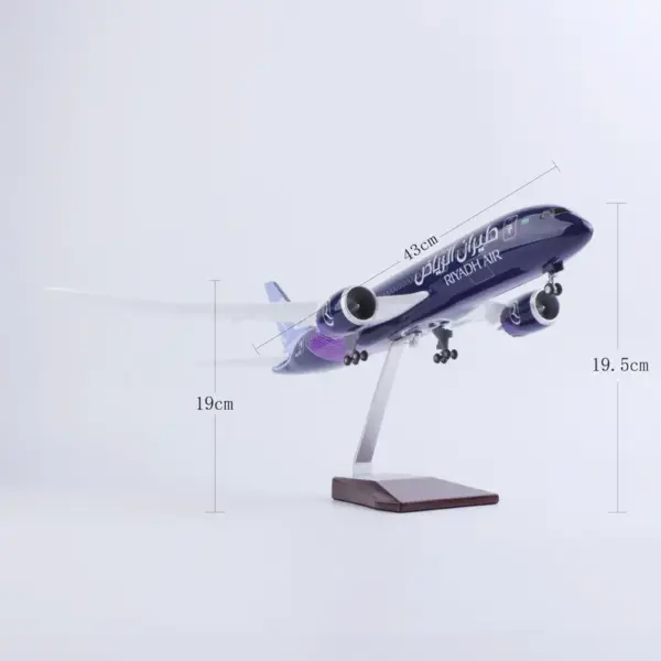 1:130 Scale Riyadh Airlines Boeing 787 Model - Image 5