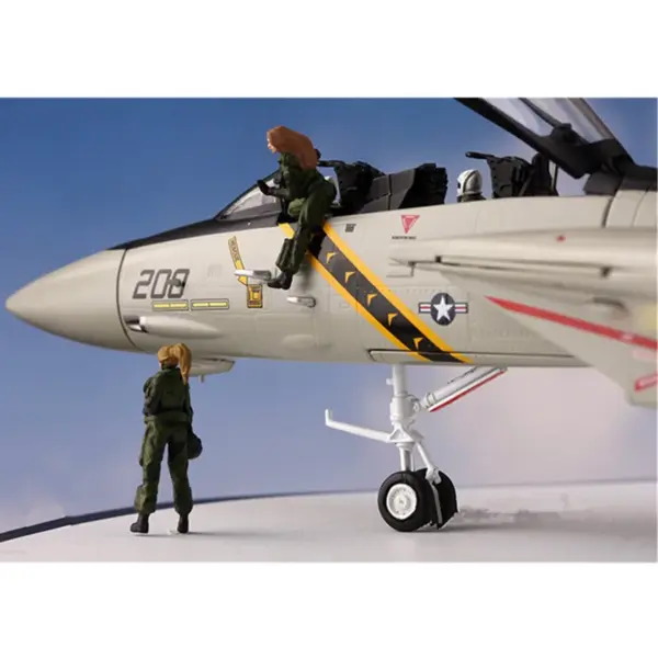 1/72 Scale American Female Fighter Pilots Set - Image 3