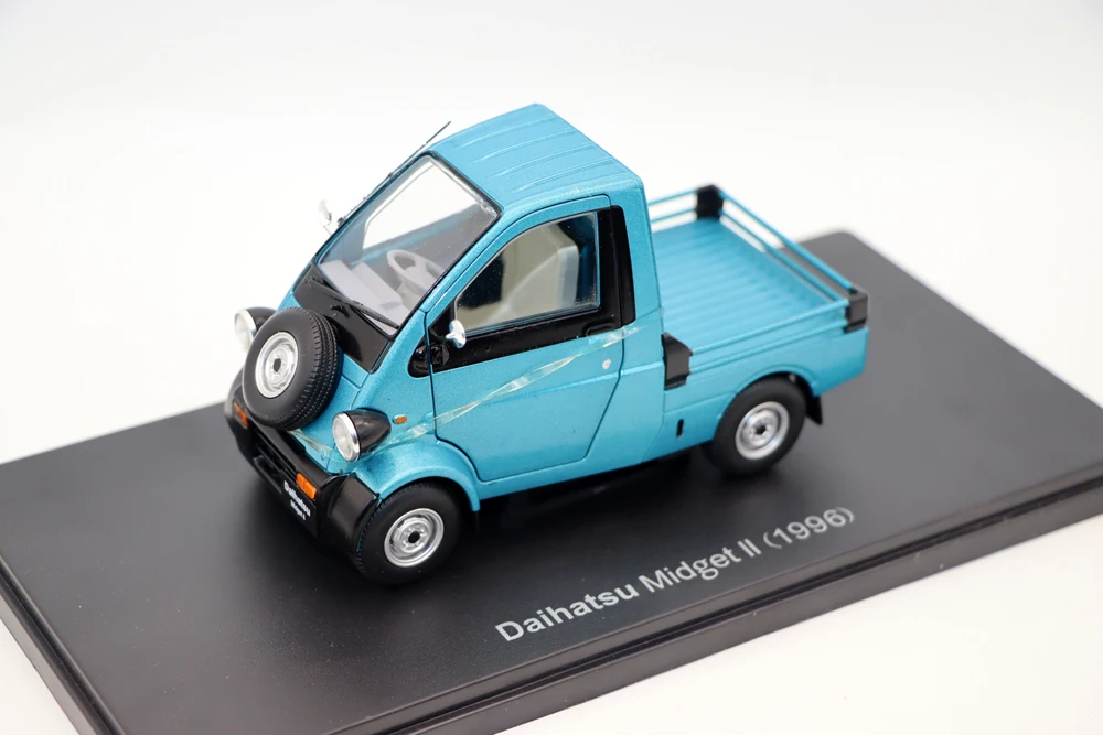 Daihatsu Midget II 1996 Diecast Model 1/24 Scale 6 Daihatsu Midget II 1996 Diecast Model 1/24 Scale - Image 6