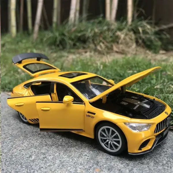 1:32 Scale AMG GT63 V8 Alloy Car Model - Image 3