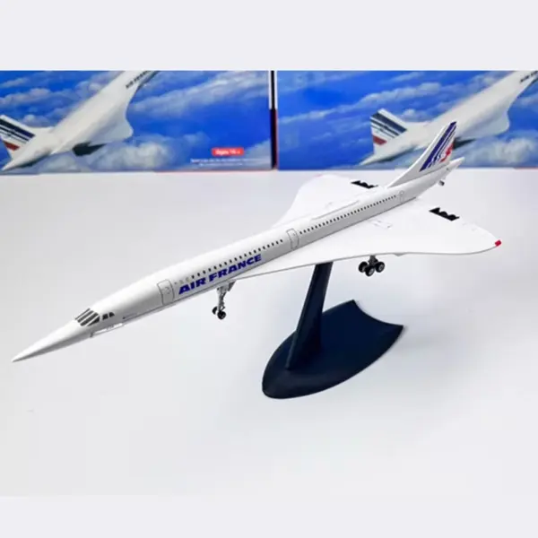 1:200 Scale Concorde Diecast Model Aircraft - Image 2