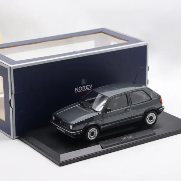 1998 Golf 2nd Gen Diecast Model Car 1:18 Scale - Image 6