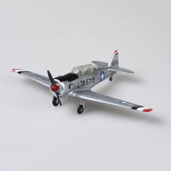 1/72 Scale Diecast WWII T6 LT-6G Aircraft Model - Image 3