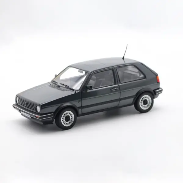 1998 Golf 2nd Gen Diecast Model Car 1:18 Scale