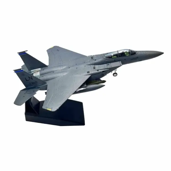 1/100 Scale F-15E Strike Eagle Model Aircraft - Image 5