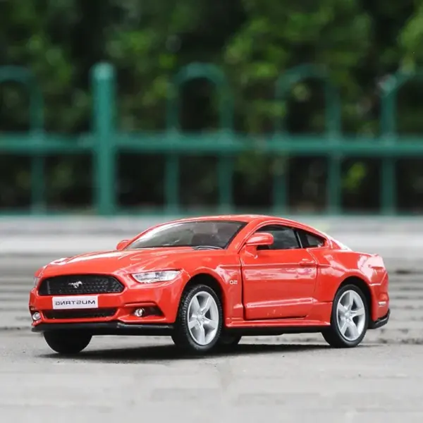 1:36 Scale Diecast Ford Mustang GT Model - Image 7