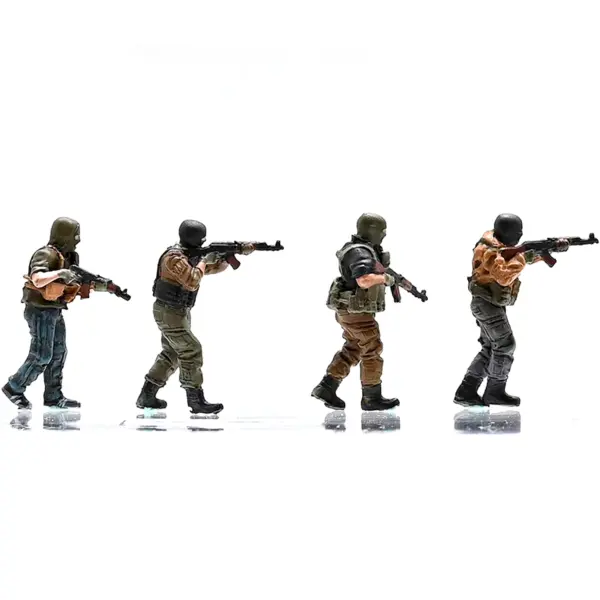 1/72 Scale Armed Soldier Model Set - Image 3