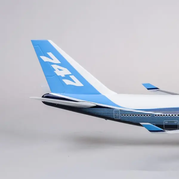1:150 Scale Boeing 747 Diecast Model Aircraft - Image 2