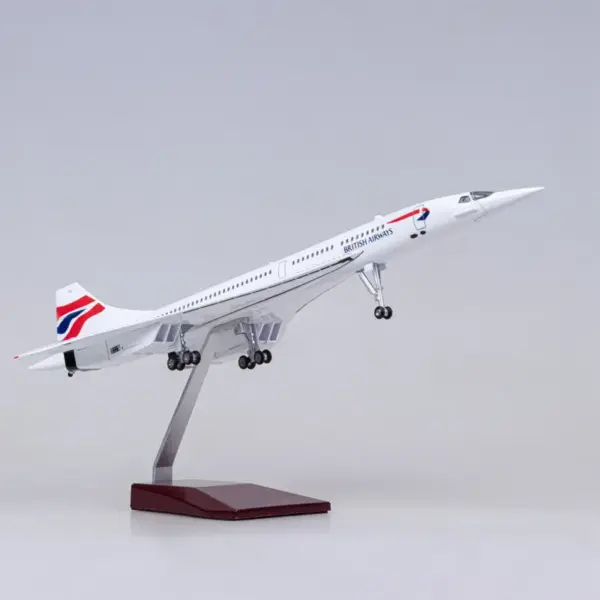 1:125 Scale Concorde Aircraft Model with Lights - Image 7
