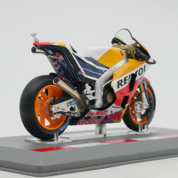 Diecast 1:18 Honda RC213V Marc Marquez Model - Image 5