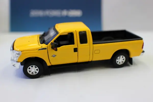1/64 Scale F-250 Diecast Truck Model - Image 7