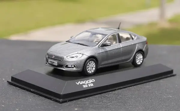 FIAT Viaggio 1:43 Scale Alloy Model Car - Image 10