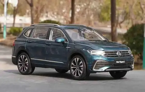 1:18 Scale 2022 TIGUAN L Diecast Model Car - Image 6