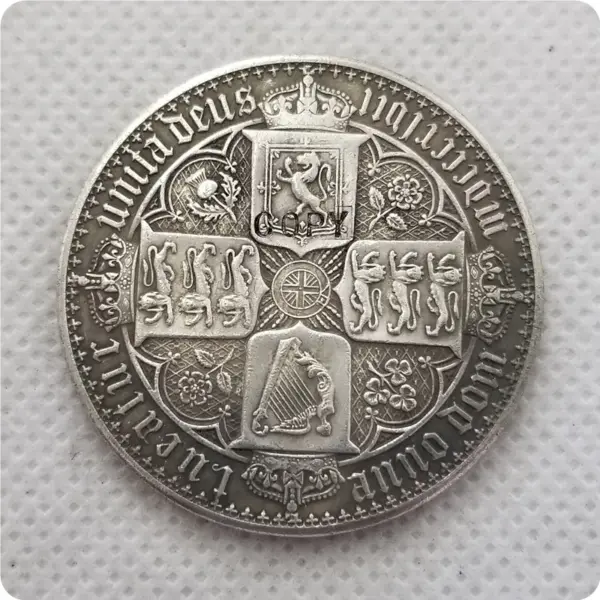 Commemorative Victoria Crown Replica Coin - Image 2