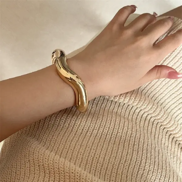 Irregular Zinc Alloy Cuff Bracelet for Women - Image 5