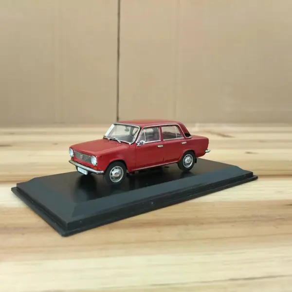 1:43 Scale Lada 2101 Diecast Model Car - Image 2