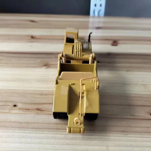 Caterpillar CAT 611 Die-cast Tractor Model - Image 3