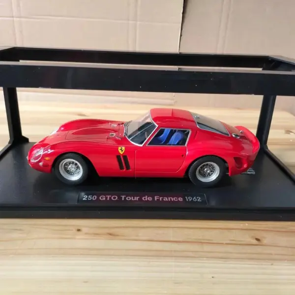Ferrari 250 GTO 1:18 Scale Diecast Model - Image 6