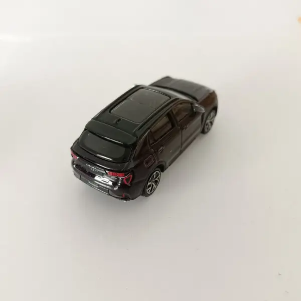 Lynk & Co 01 1:64 Scale Alloy Car Model - Image 5