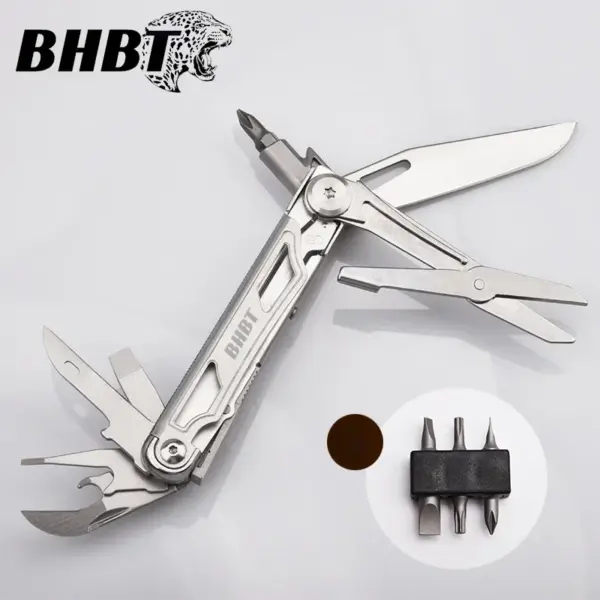 Portable Multi-Tool Knife for Outdoor Use - Image 3