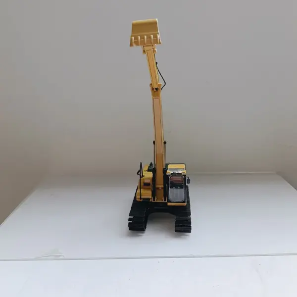 Caterpillar Cat 320d L Die-cast Model 1:50 - Image 3