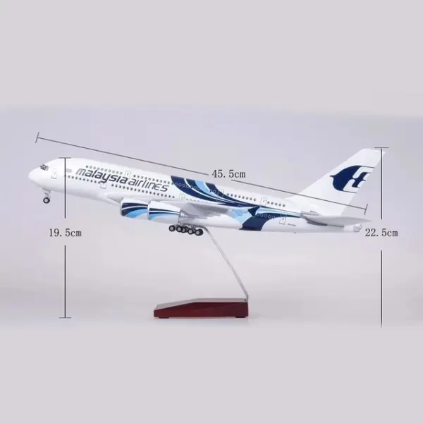 Airbus A380 Model Airplane with LED Light - Image 7