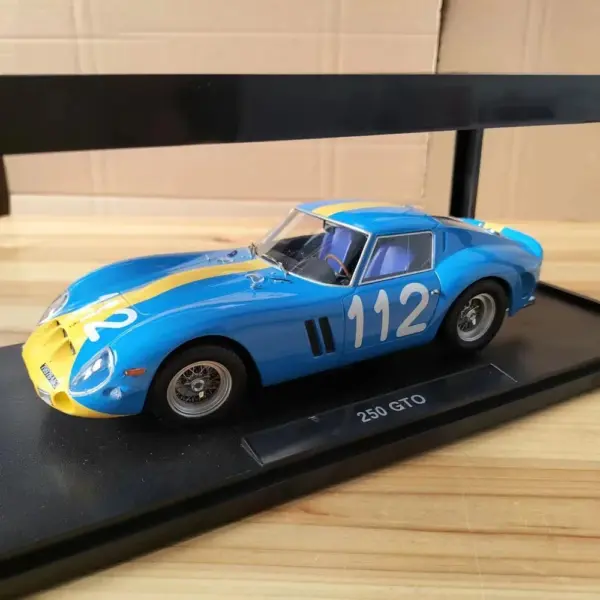 Ferrari 250 GTO 1:18 Scale Diecast Model - Image 15