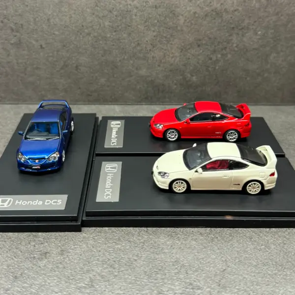 Honda Integra Type R DC5 Diecast Car Model - Image 4