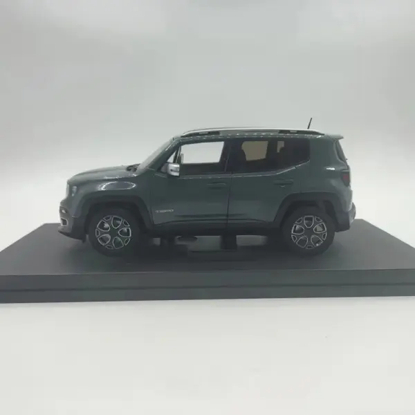 Die-cast 1:18 Jeep Renegade Alloy Model - Image 4