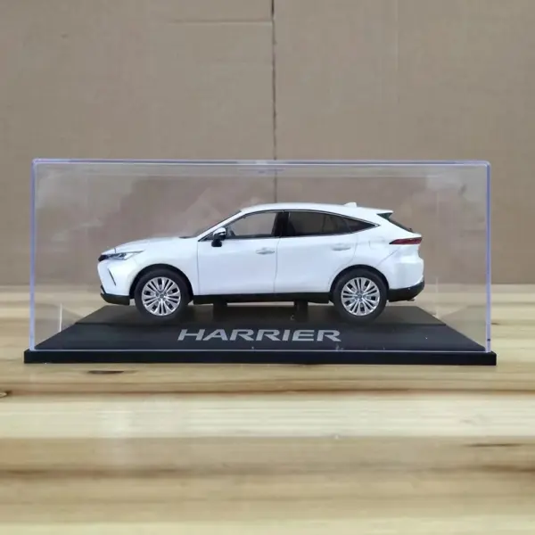 1:30 Scale Toyota Harrier Alloy Model Car - Image 5