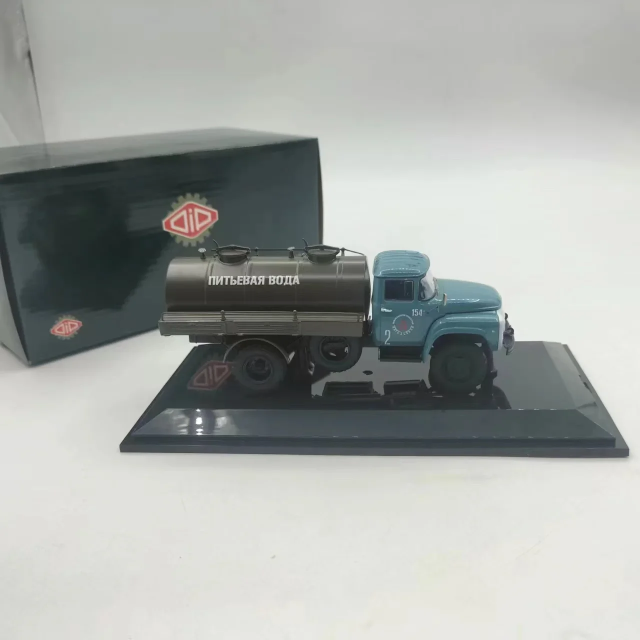 Zil 130 Tank Truck Alloy Model 1:43 Scale 3 Zil 130 Tank Truck Alloy Model 1:43 Scale - Image 3