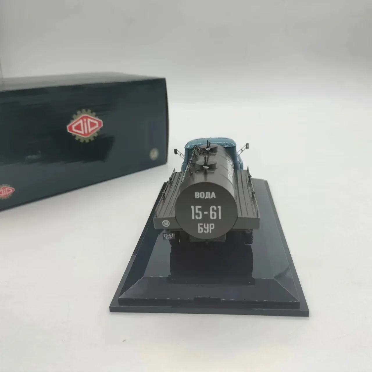 Zil 130 Tank Truck Alloy Model 1:43 Scale 5 Zil 130 Tank Truck Alloy Model 1:43 Scale - Image 5