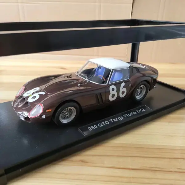 Ferrari 250 GTO 1:18 Scale Diecast Model - Image 11