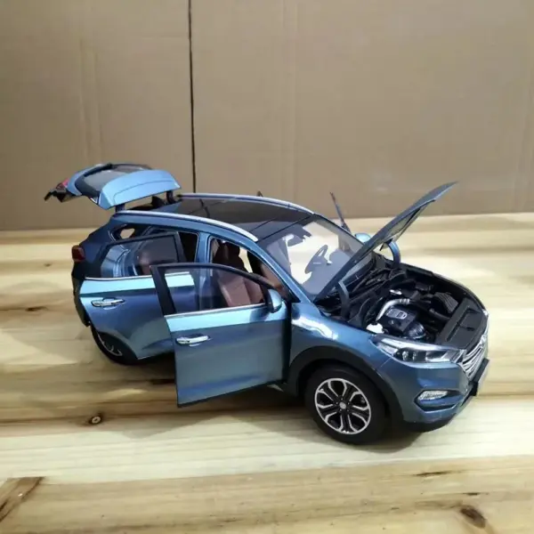 1:18 Scale Hyundai Tucson Alloy Car Model - Image 6