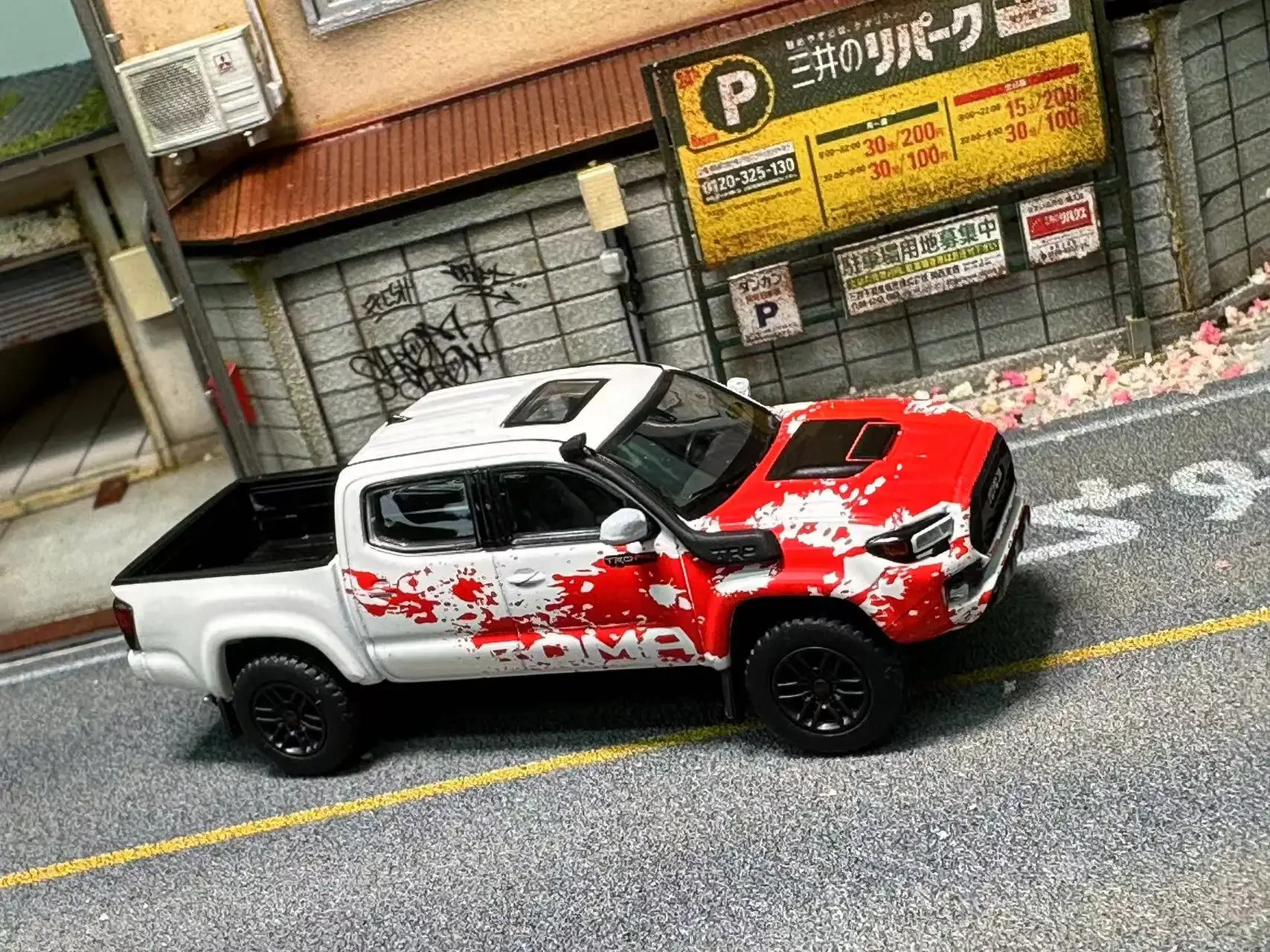 1:64 Diecast Toyota Tacoma Model Car 3 1:64 Diecast Toyota Tacoma Model Car - Image 3