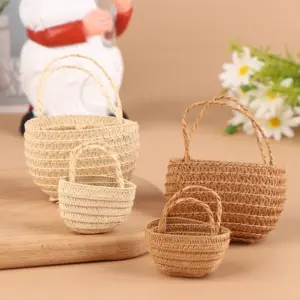 Mini Straw Handbags for Dollhouse Decor 33 S4b573cc8bce44653b5328d922dbd807ca