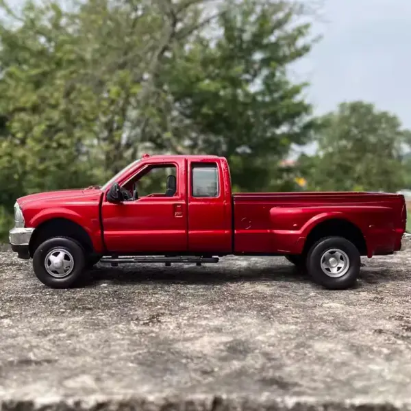 1:32 Scale Red Ford F350 Diecast Truck Model - Image 5