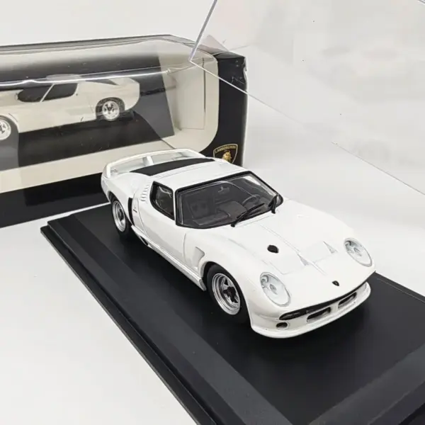 Lamborghini Miura SVJ Roadster 1981 Model Car - Image 4
