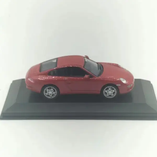 Porsche 911 Carrera S 997 Diecast Model 1:43 - Image 3