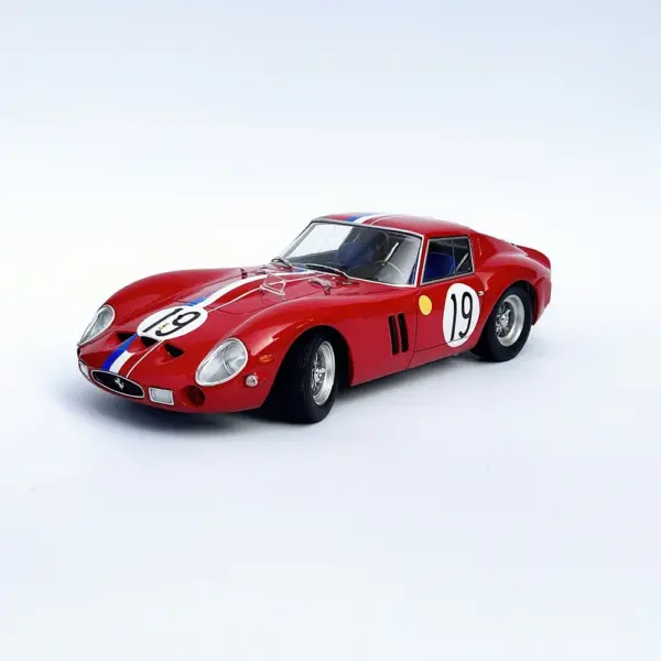 Ferrari 250 GTO 1:18 Scale Diecast Model - Image 10