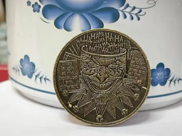 Joker Coin Commemorative Medal Vintage Design - Image 3