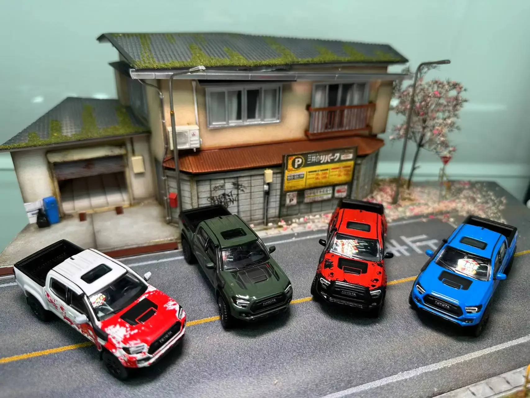 1:64 Diecast Toyota Tacoma Model Car 2 1:64 Diecast Toyota Tacoma Model Car - Image 2