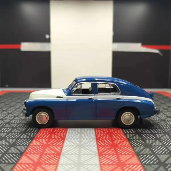Soviet GAZ 1946 M20B Alloy Car Model 1:43 - Image 3