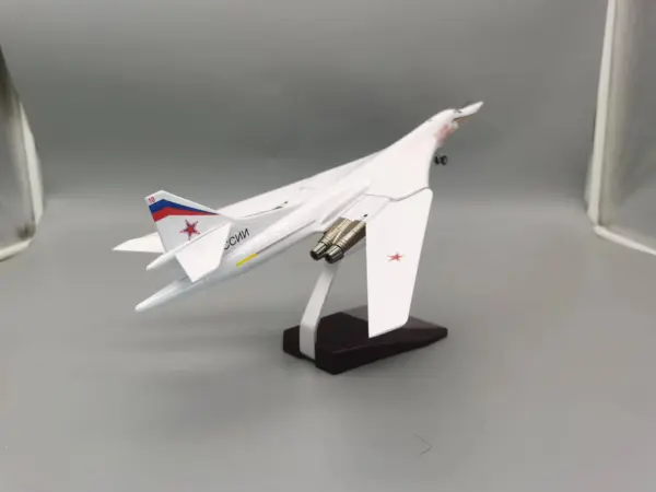 1/144 Russian Tu-160 White Swan Model Aircraft - Image 2