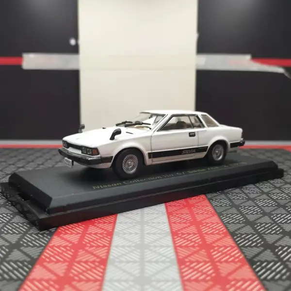 Nissan Silvia Zse-x 1979 Diecast Model 1:43 - Image 2