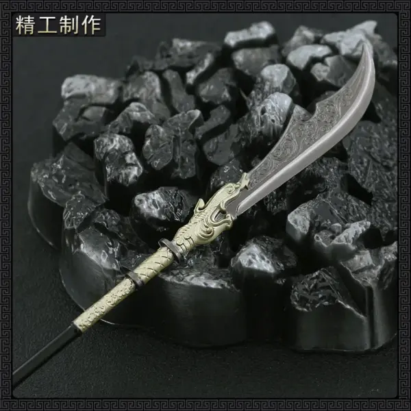 30cm Metal Guan Dao Weapon Model Decor - Image 2